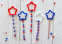 star shaped bubble wands made of pipe cleaners and beads