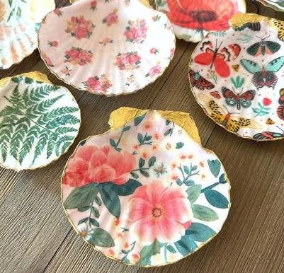 Let's make these beautiful shell dishes using decoupage.