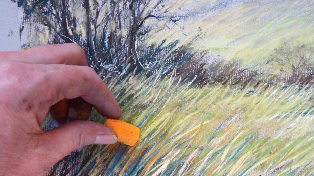 Tips on how to draw landscapes using pastels.