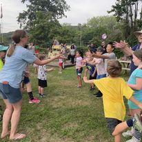 balloon toss